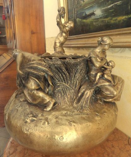 Vaso in bronzo dorato 